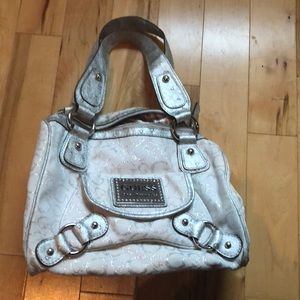 GUESS white purse with silver G’s